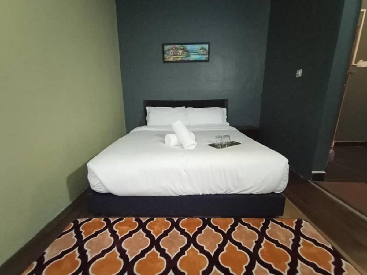 Pine Hotel Batu Gagah Exterior foto