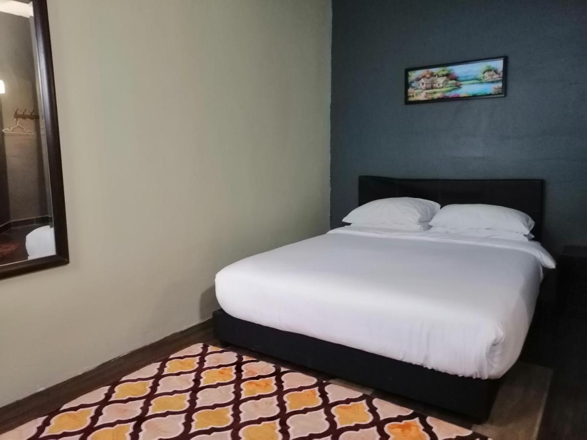 Pine Hotel Batu Gagah Exterior foto